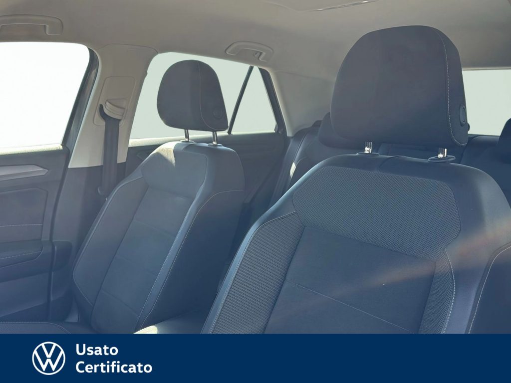 immagine usato VOLKSWAGEN T-Roc 1.0 tsi style 110cv
