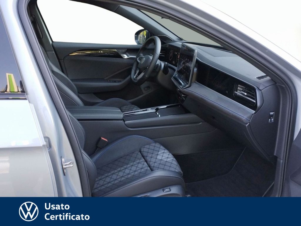 immagine usato VOLKSWAGEN Passat 1.5 etsi act r-line 150cv dsg