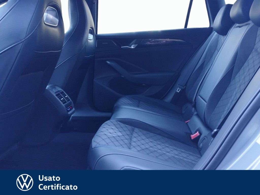 immagine usato VOLKSWAGEN Passat 1.5 etsi act r-line 150cv dsg