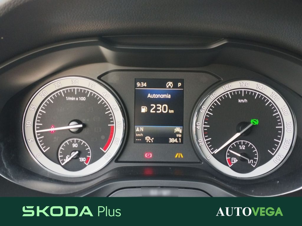 immagine usato SKODA Karoq 2.0 tdi sportline 4x4 dsg