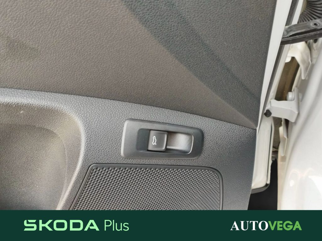 immagine usato SKODA Karoq 2.0 tdi sportline 4x4 dsg