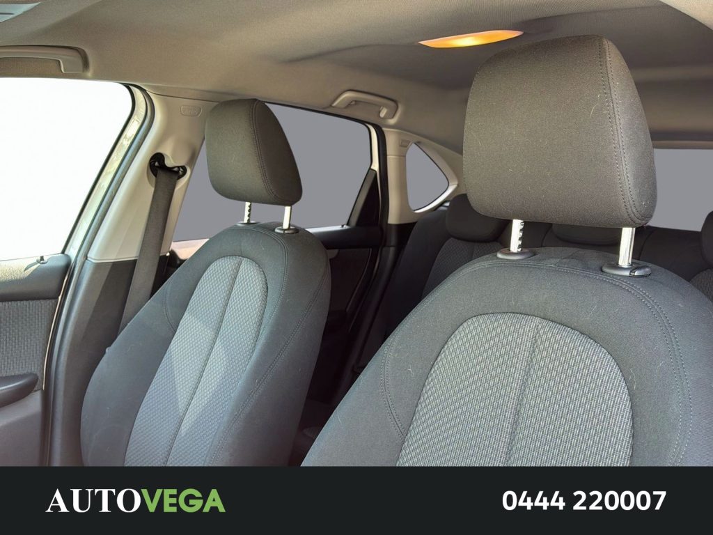 immagine usato BMW 218 218i active tourer business 140cv auto