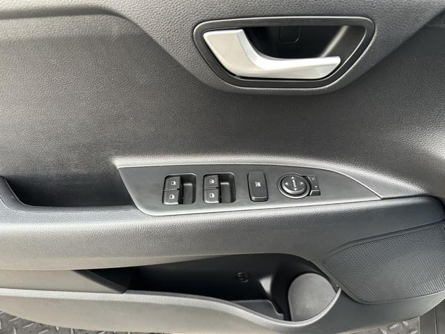KIA STONIC 1.2 DPI STYLE - foto 9