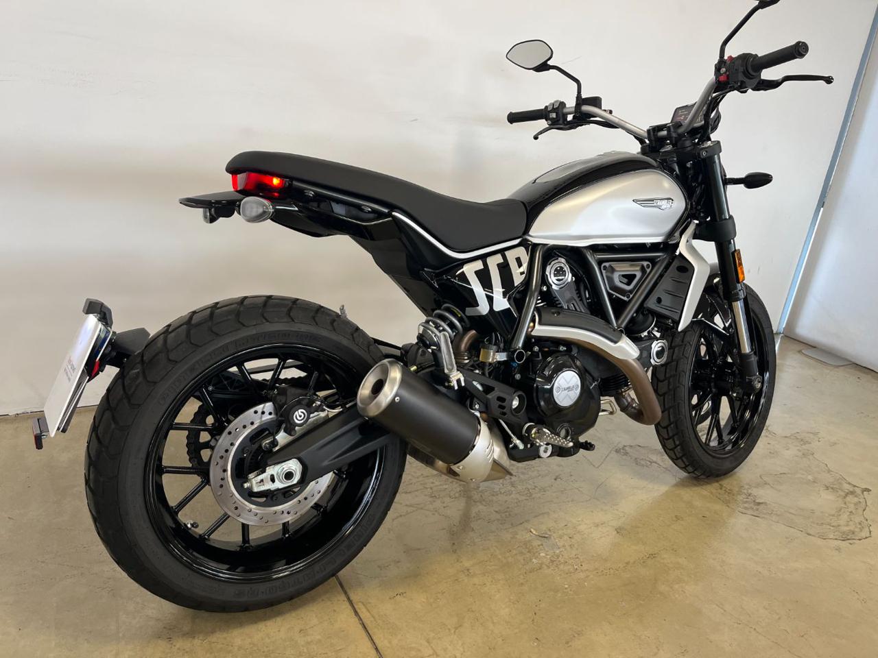 immagine usato DUCATI Scrambler 800 ICON DARK