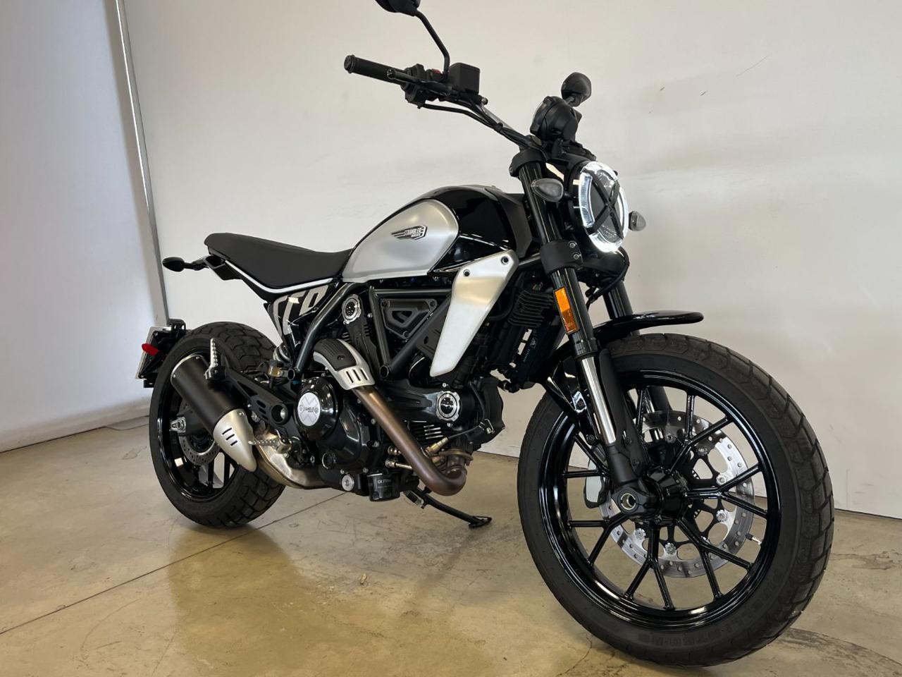 immagine usato DUCATI Scrambler 800 ICON DARK