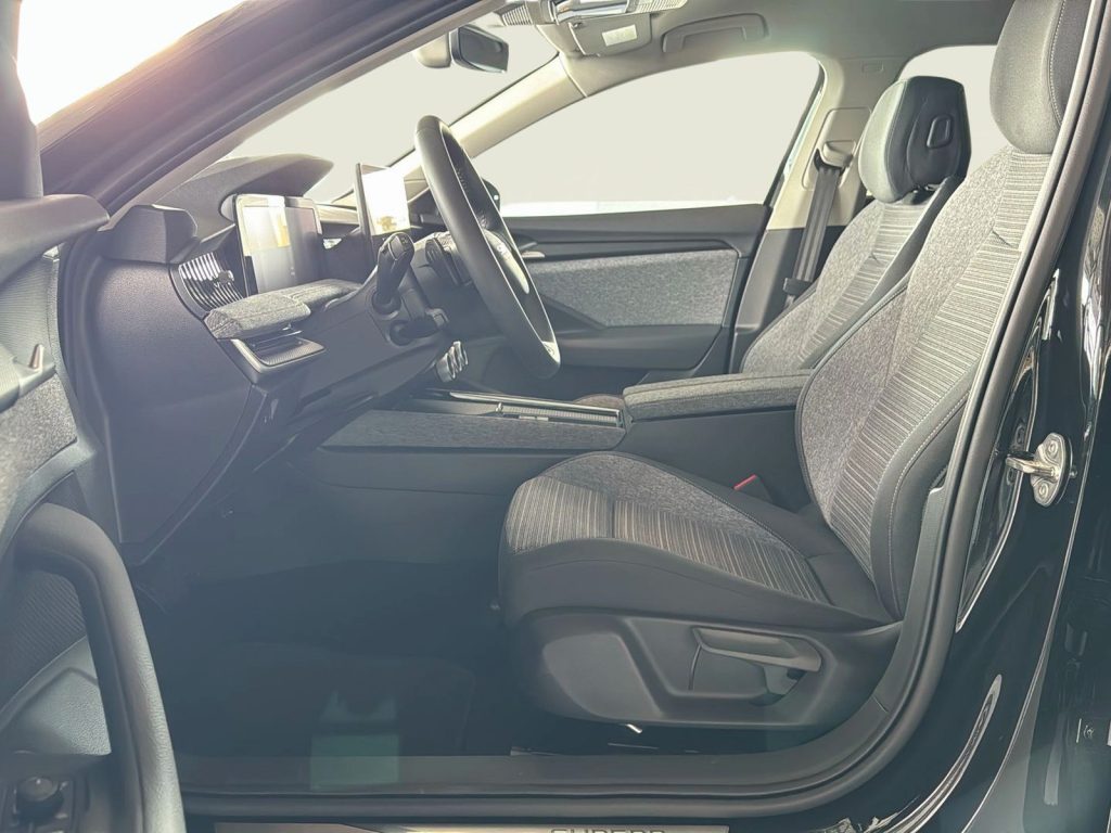 immagine nuovo SKODA Superb wagon 2.0 tdi selection 150cv dsg