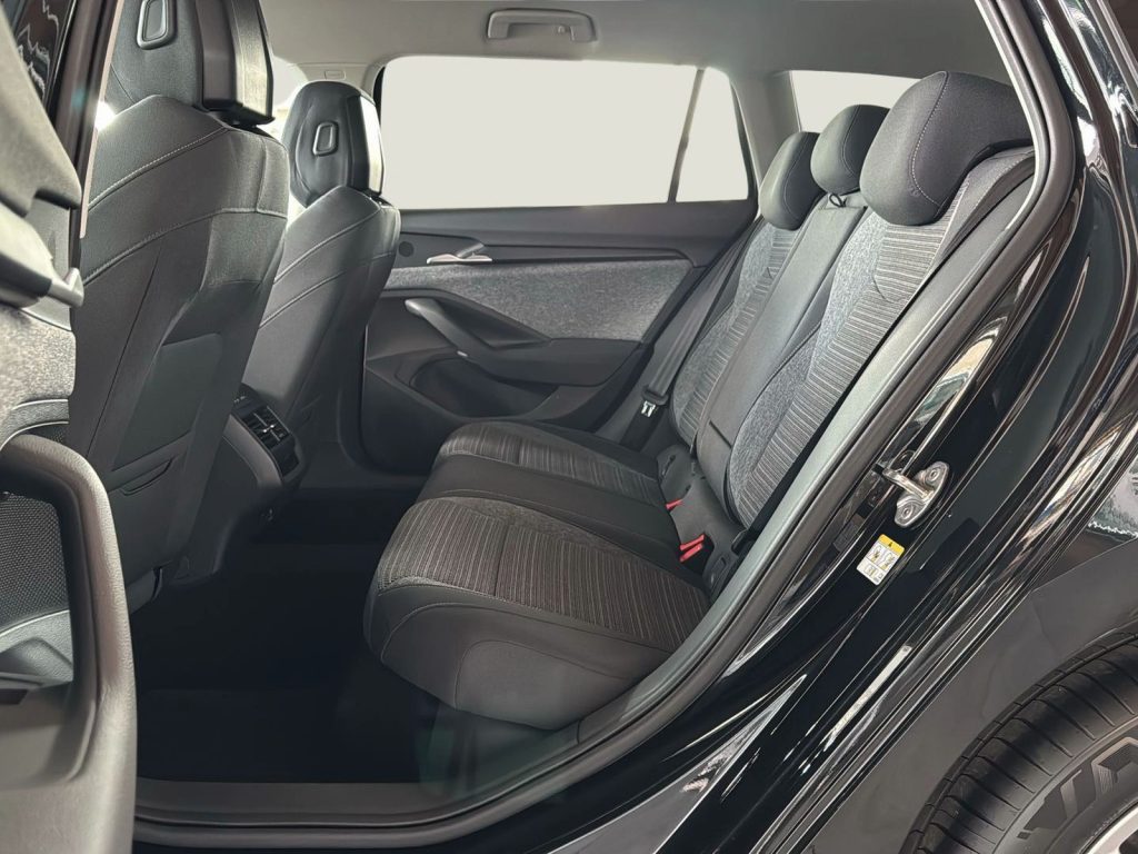 immagine nuovo SKODA Superb wagon 2.0 tdi selection 150cv dsg