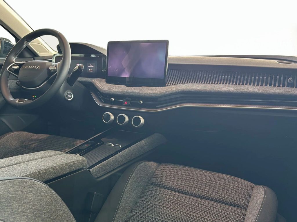 immagine nuovo SKODA Superb wagon 2.0 tdi selection 150cv dsg