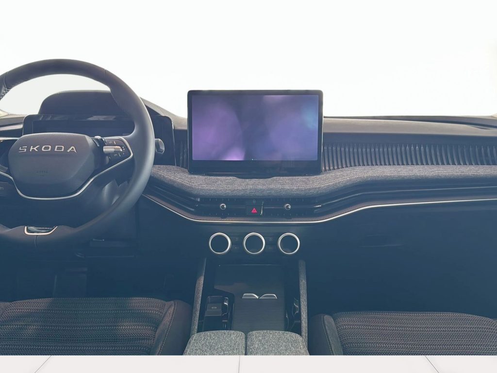 immagine nuovo SKODA Superb wagon 2.0 tdi selection 150cv dsg