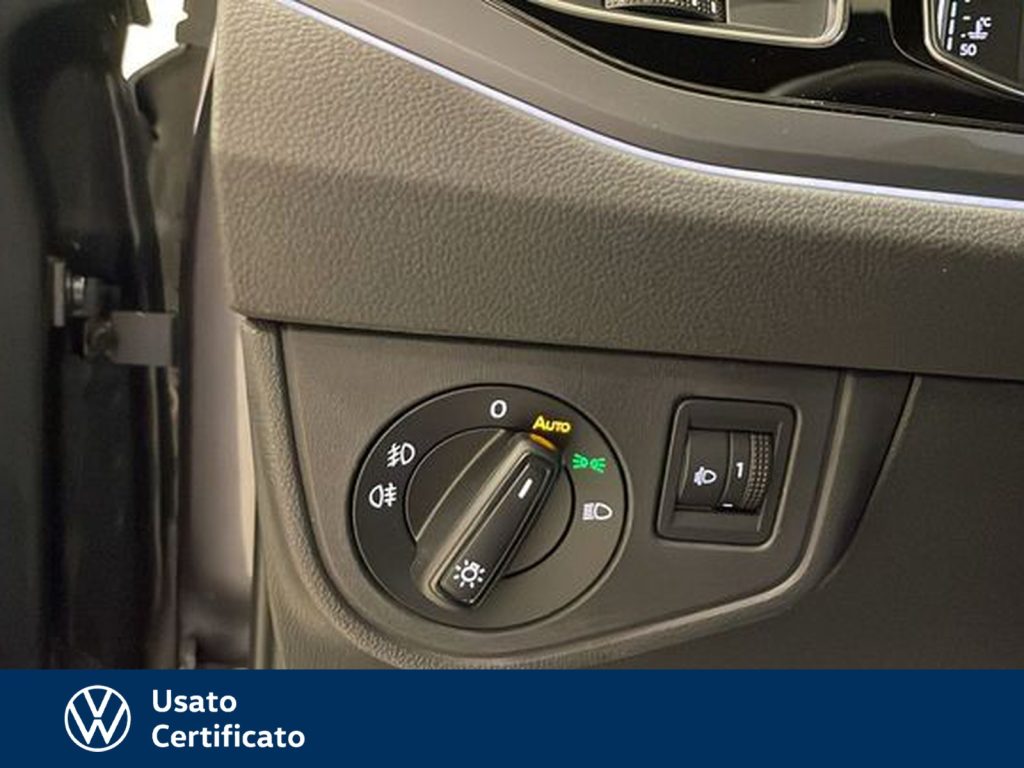 immagine usato VOLKSWAGEN Taigo 1.0 tsi r-line 110cv
