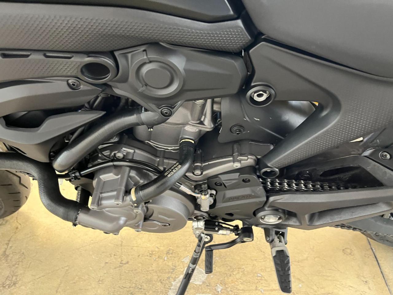 immagine usato DUCATI Monster 937 BLACK