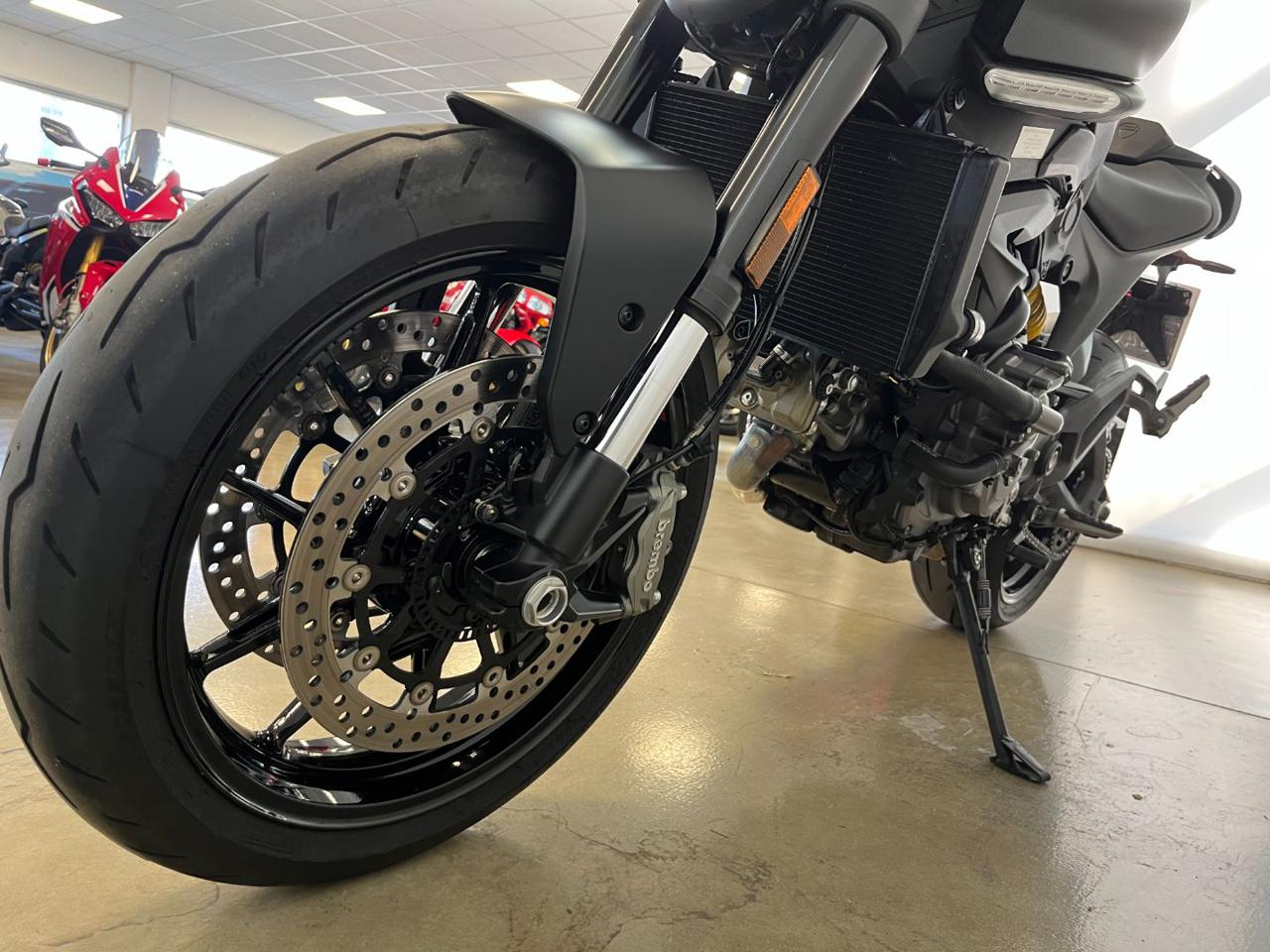 immagine usato DUCATI Monster 937 BLACK