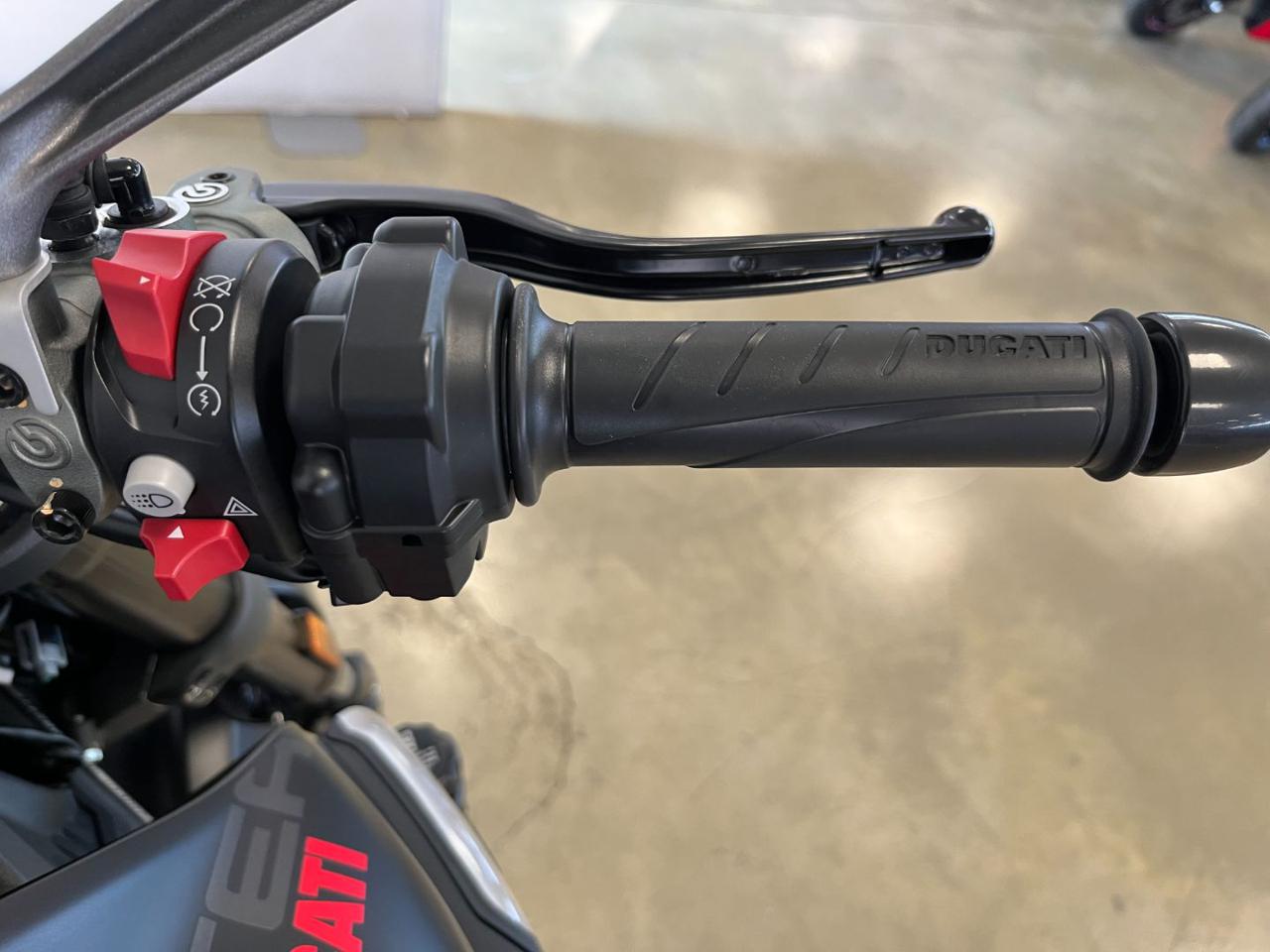 immagine usato DUCATI Monster 937 BLACK