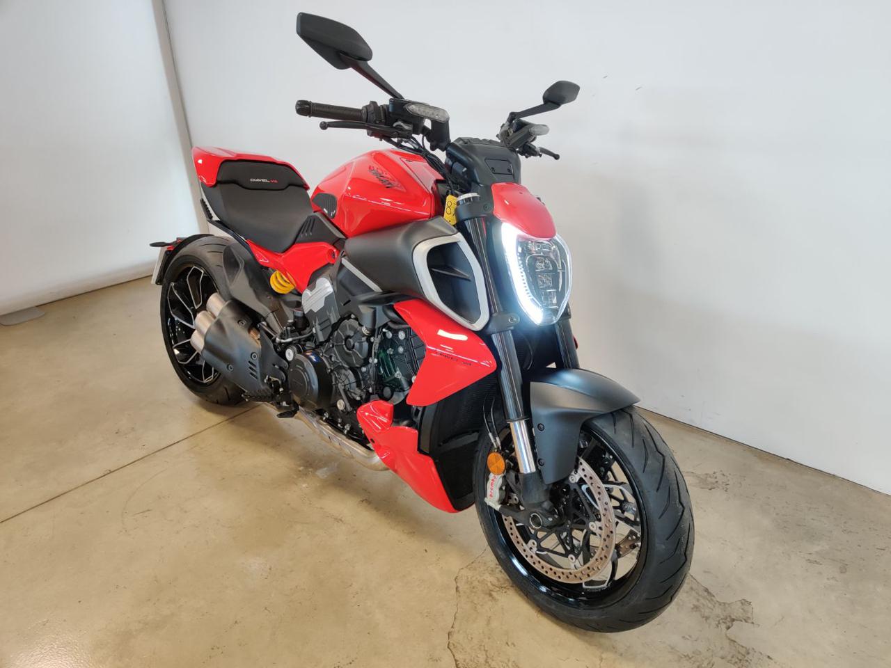 immagine usato DUCATI Diavel V4 RED
