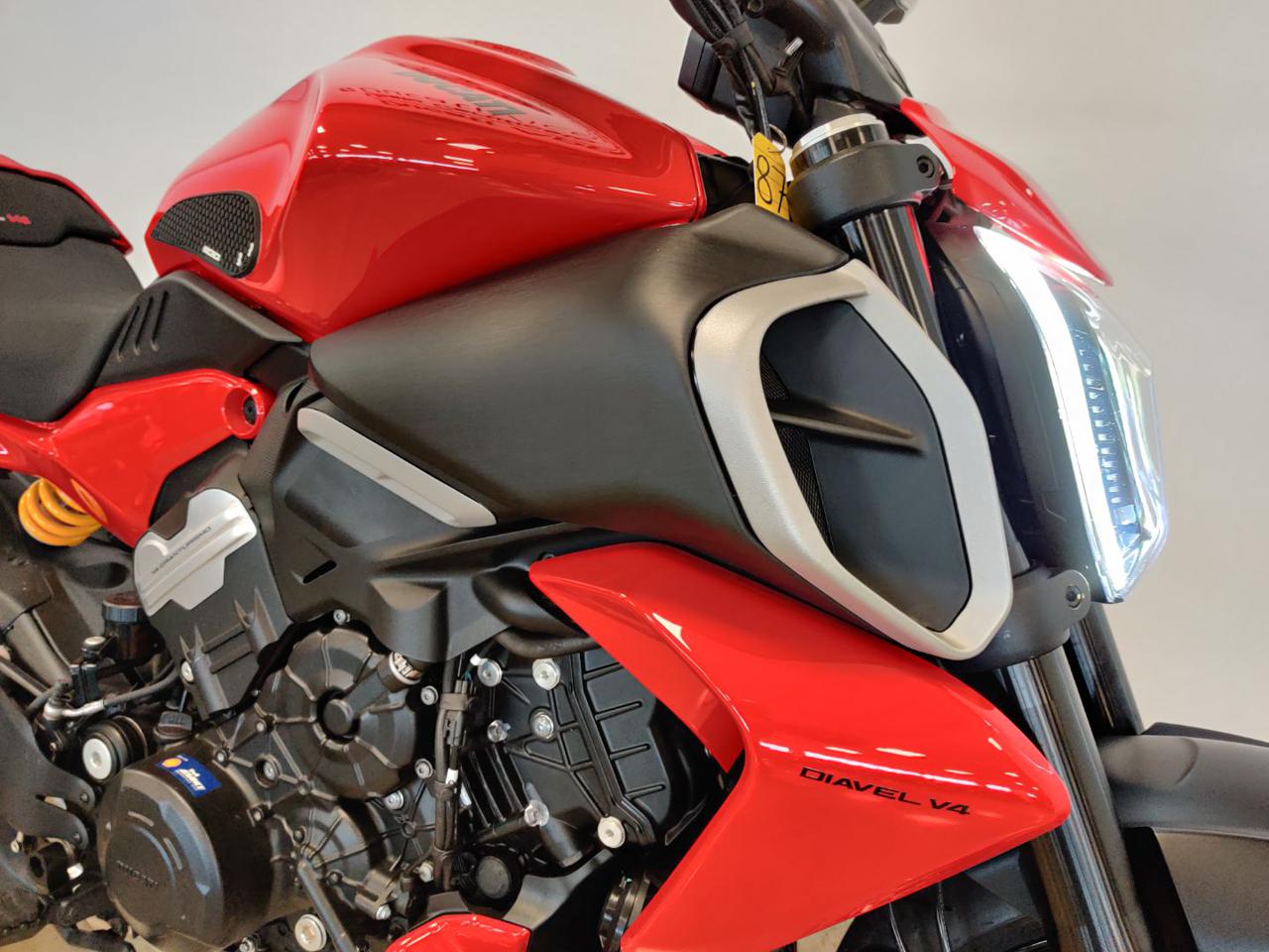 immagine usato DUCATI Diavel V4 RED