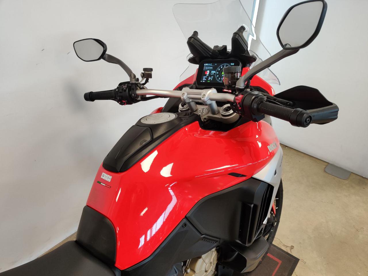 immagine usato DUCATI Multistrada V4 S TRAVEL & RADAR RED