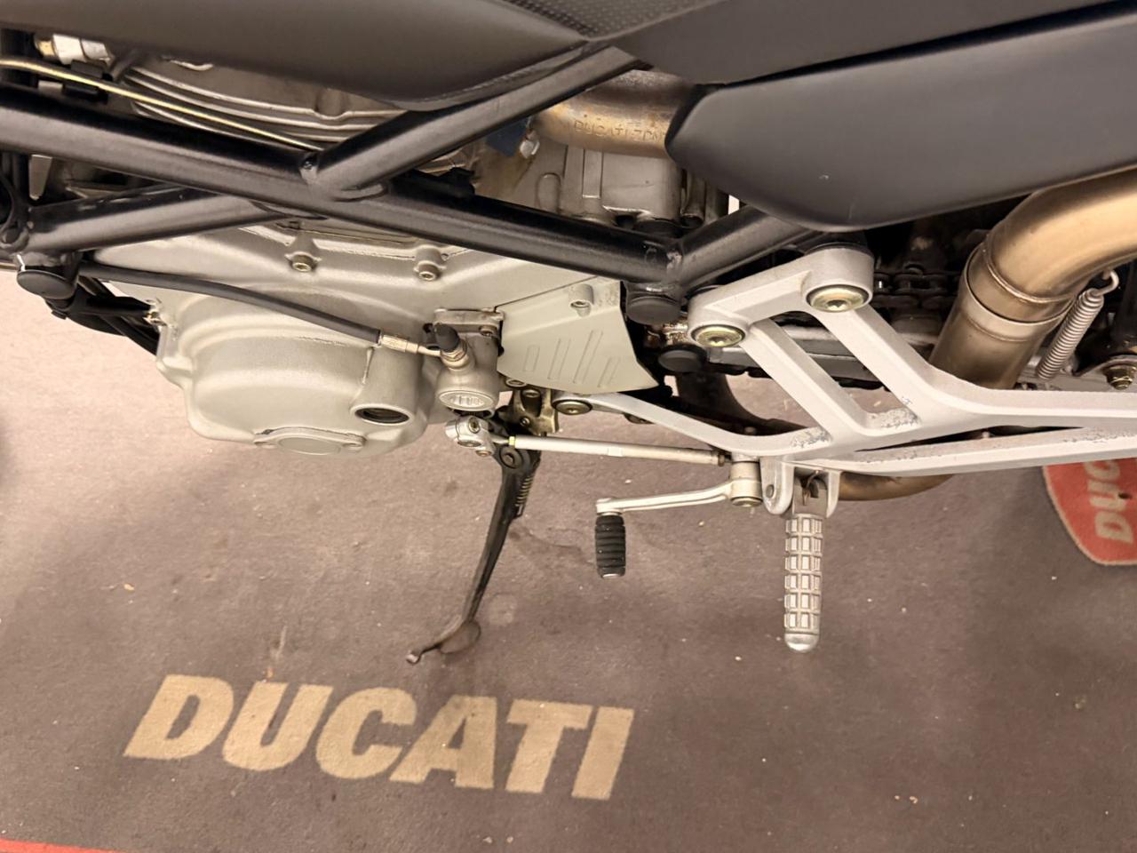 immagine usato DUCATI Monster 750 BLACK