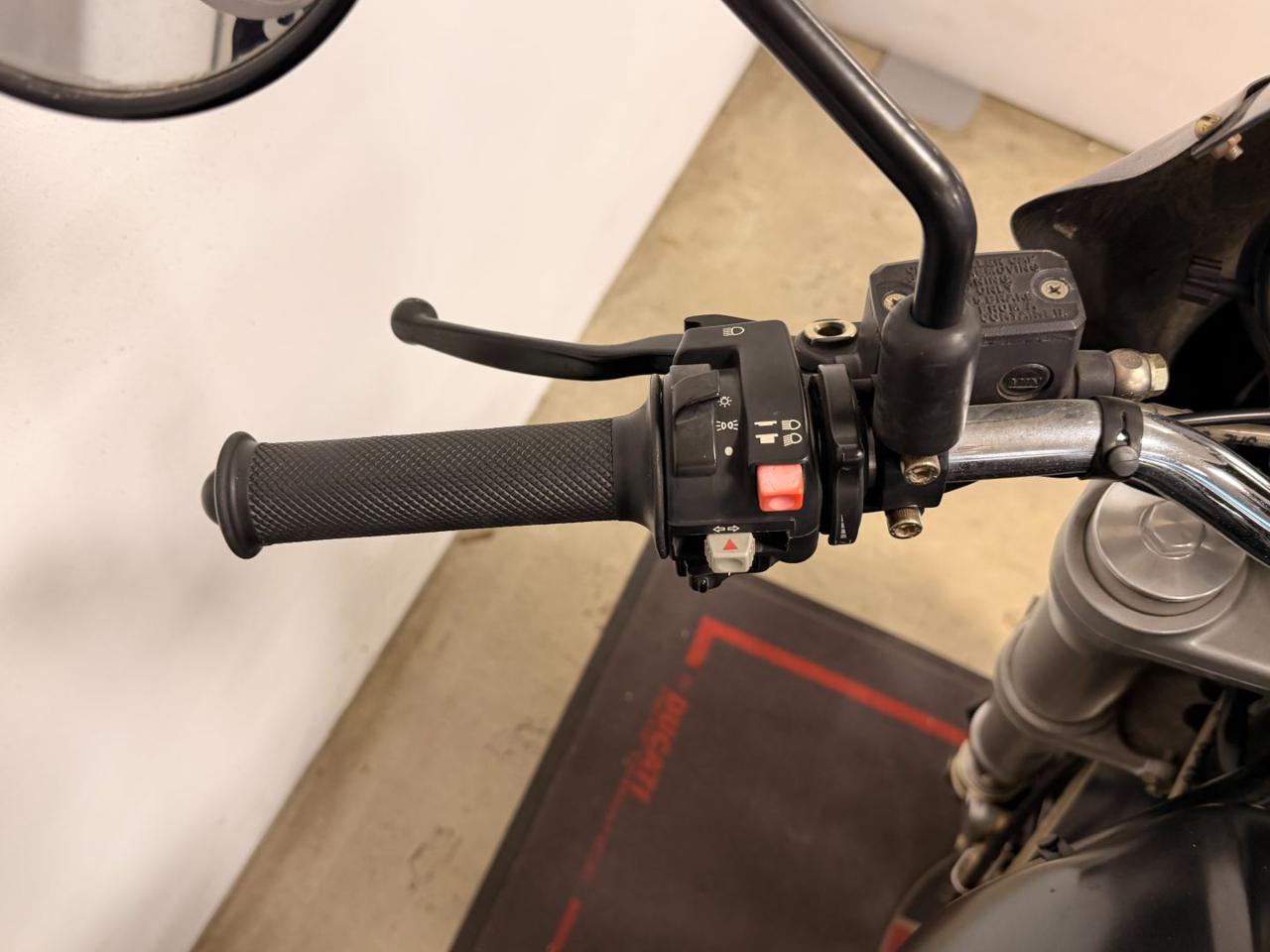 immagine usato DUCATI Monster 750 BLACK