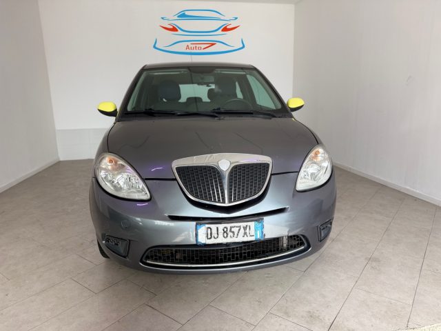 lancia ypsilon 1.2 .argento usata