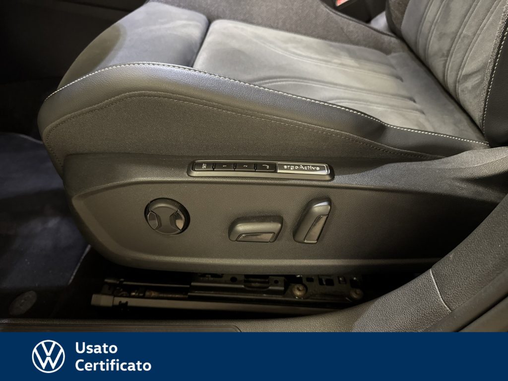 immagine usato VOLKSWAGEN Golf 2.0 tdi style 150cv dsg