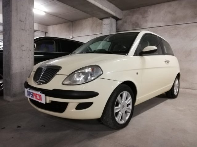 lancia ypsilon 1.2 argento usata