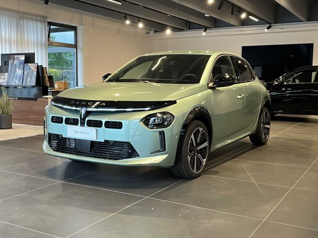 lancia ypsilon hybrid e-dct lx usata