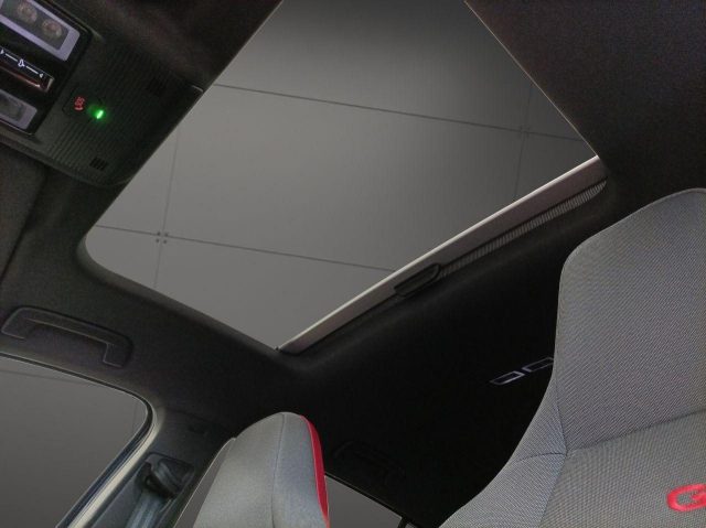 VOLKSWAGEN GOLF 2.0 TSI DSG GTI - foto 17
