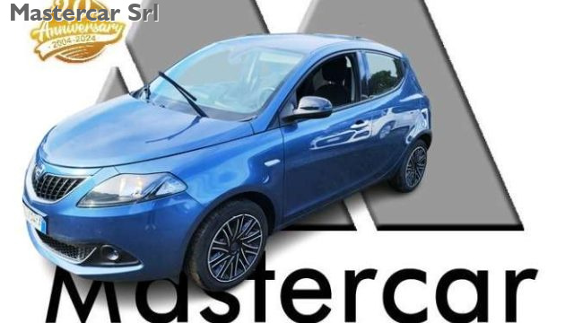 lancia ypsilon neopatentati 1.0 firefly hybrid gold tg : gl734fa usata