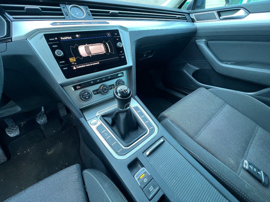 Immagine di VOLKSWAGEN Passat Variant 1.6 TDI Business BlueMotion Technology del 03/2018 km 92853