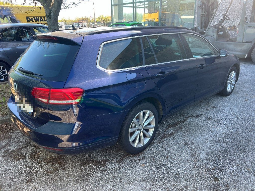 Immagine di VOLKSWAGEN Passat Variant 1.6 TDI Business BlueMotion Technology del 03/2018 km 92853