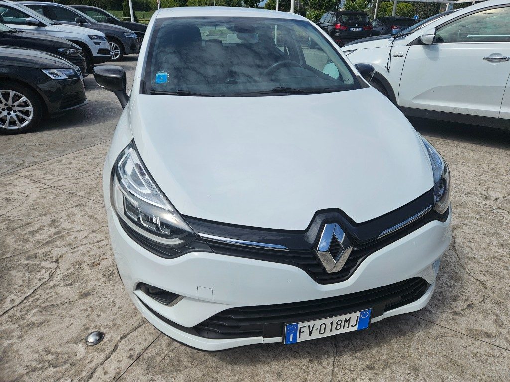 RENAULT Clio dCi 8V 90 CV 5 porte Moschino Intens - 2