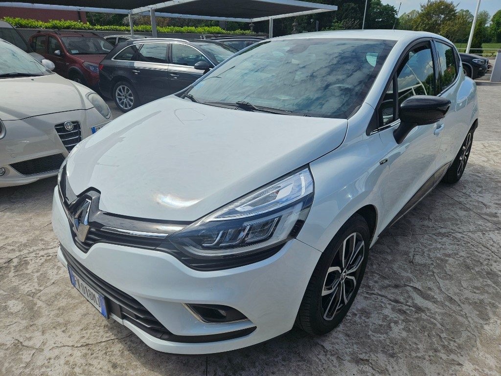 RENAULT Clio dCi 8V 90 CV 5 porte Moschino Intens - 3