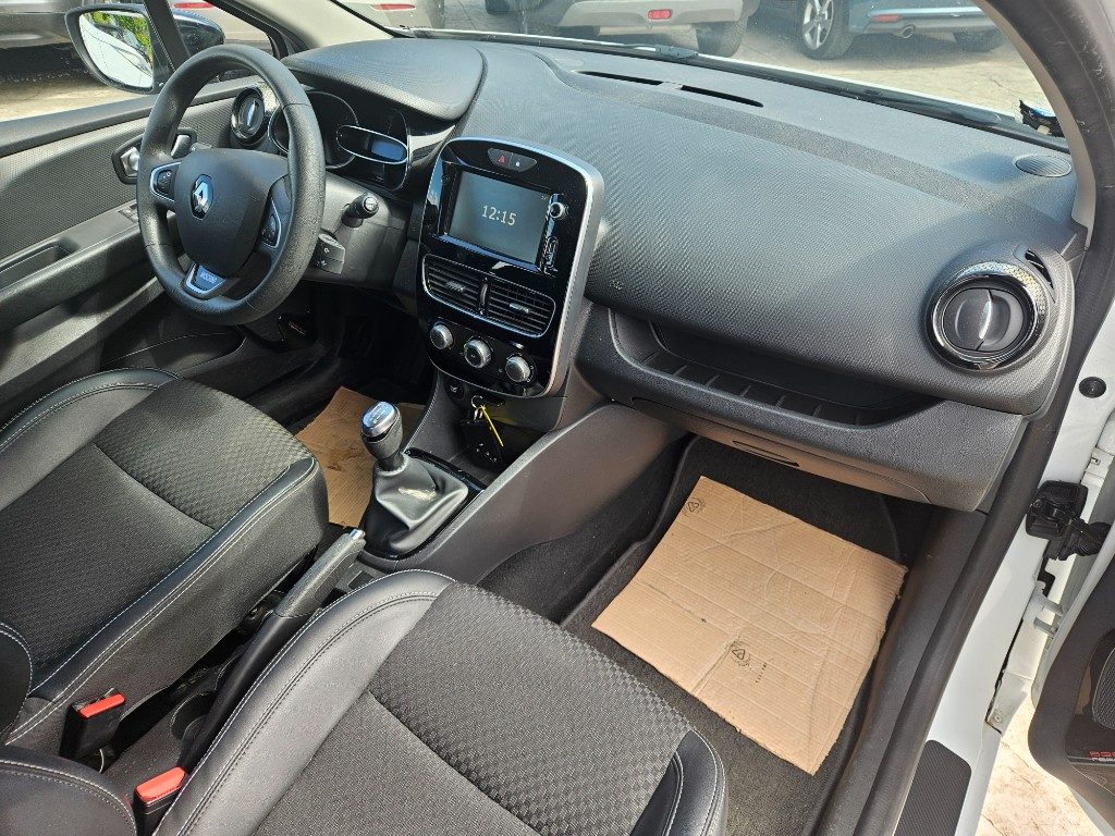 RENAULT Clio dCi 8V 90 CV 5 porte Moschino Intens - 10