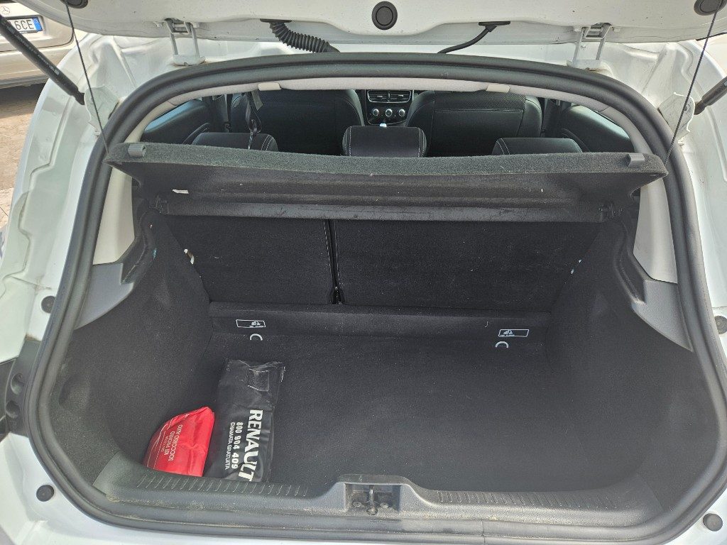 RENAULT Clio dCi 8V 90 CV 5 porte Moschino Intens - 14