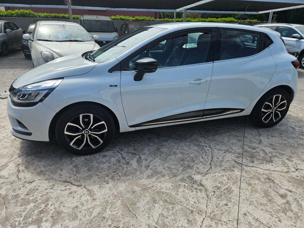 RENAULT Clio dCi 8V 90 CV 5 porte Moschino Intens - 20