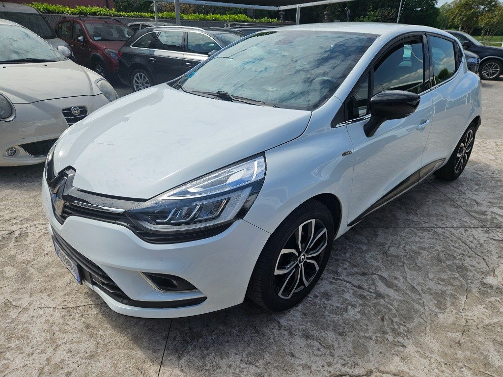 RENAULT Clio dCi 8V 90 CV 5 porte Moschino Intens - 21