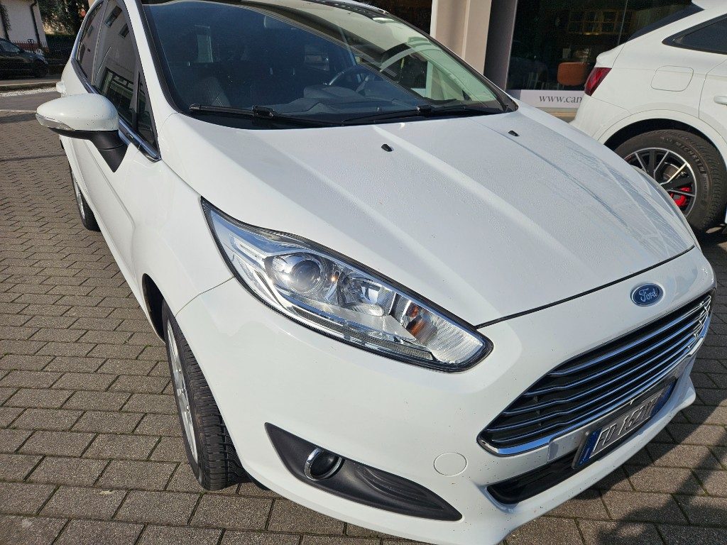 FORD Fiesta 1.5 TDCi 75CV 5 porte Titanium - 2