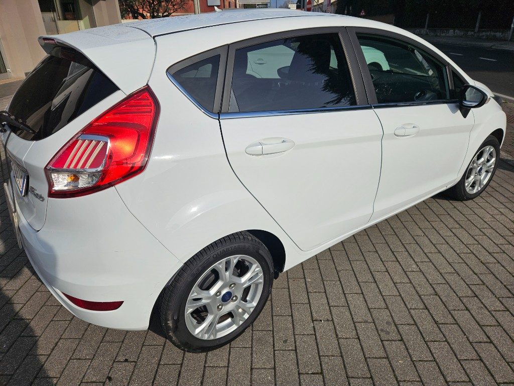 FORD Fiesta 1.5 TDCi 75CV 5 porte Titanium - 3