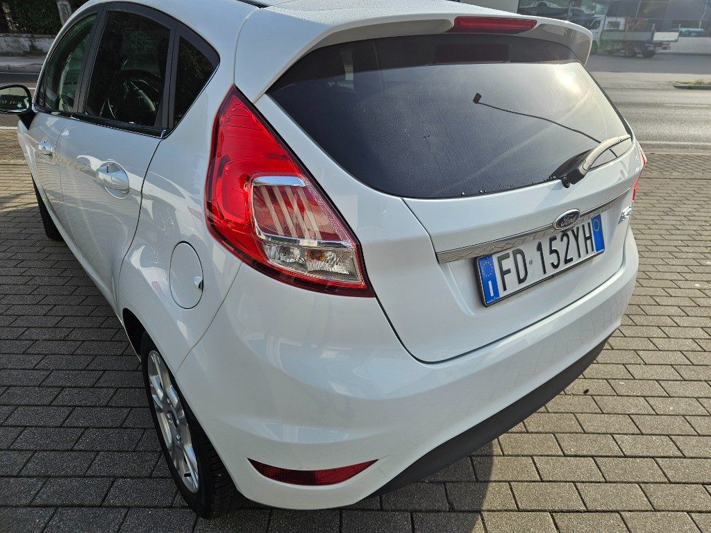 FORD Fiesta 1.5 TDCi 75CV 5 porte Titanium - 4