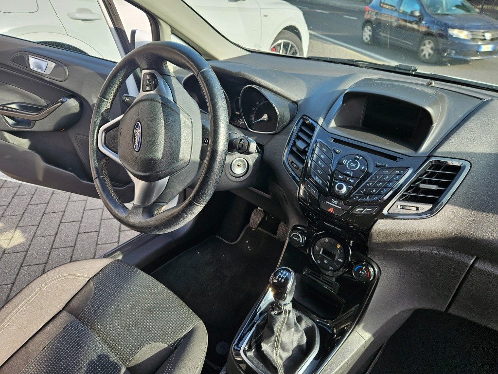 FORD Fiesta 1.5 TDCi 75CV 5 porte Titanium - 14