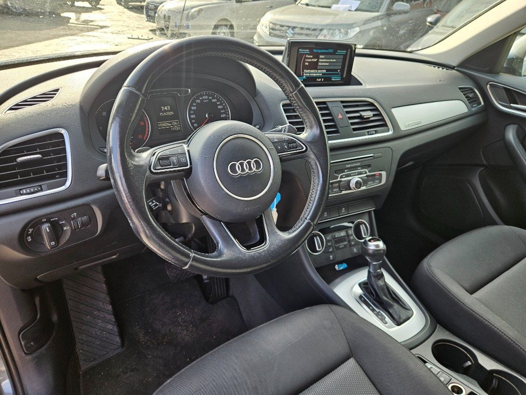AUDI Q3 2.0 TDI 150 CV quattro Business - 16