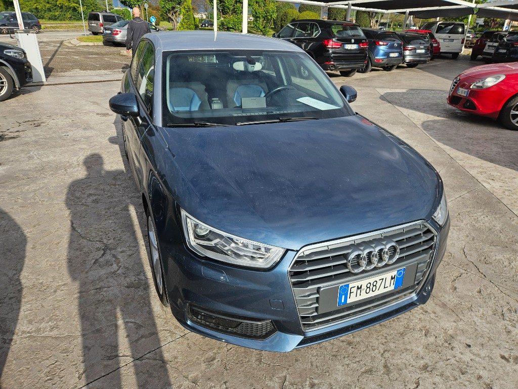 AUDI A1 1.0 82 CV TFSI Admired - 2