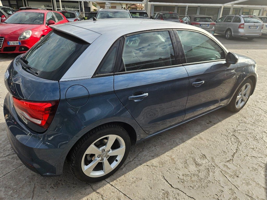 AUDI A1 1.0 82 CV TFSI Admired - 4