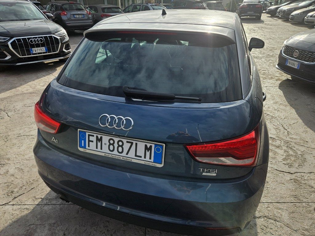 AUDI A1 1.0 82 CV TFSI Admired - 5