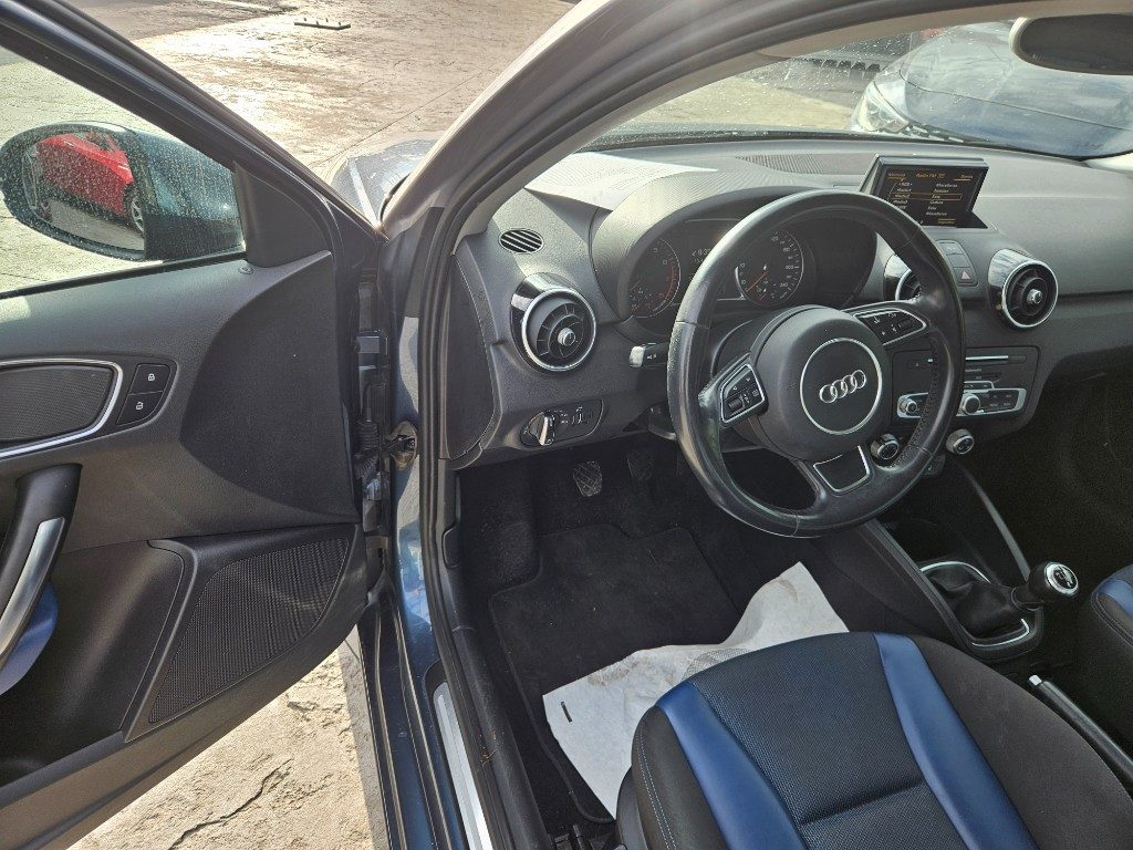 AUDI A1 1.0 82 CV TFSI Admired - 10