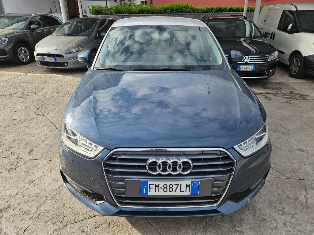 AUDI A1 1.0 82 CV TFSI Admired - 11