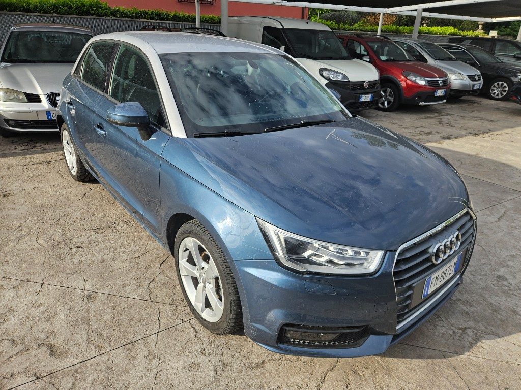 AUDI A1 1.0 82 CV TFSI Admired - 12