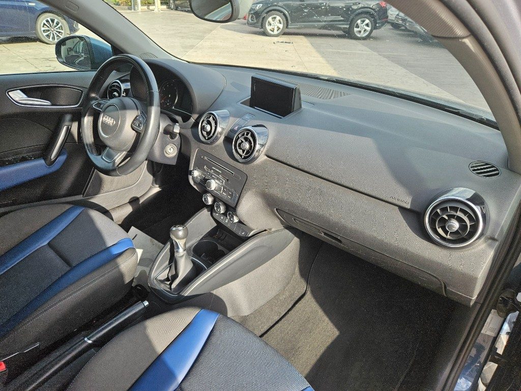 AUDI A1 1.0 82 CV TFSI Admired - 14