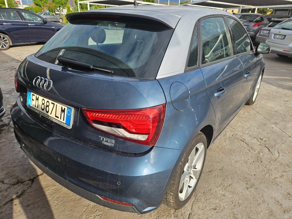 AUDI A1 1.0 82 CV TFSI Admired - 15