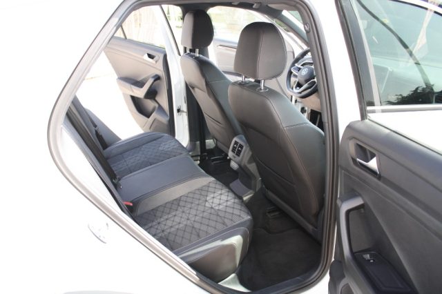 VOLKSWAGEN T-ROC 1.5 TSI ACT DSG R-LINE - foto 11